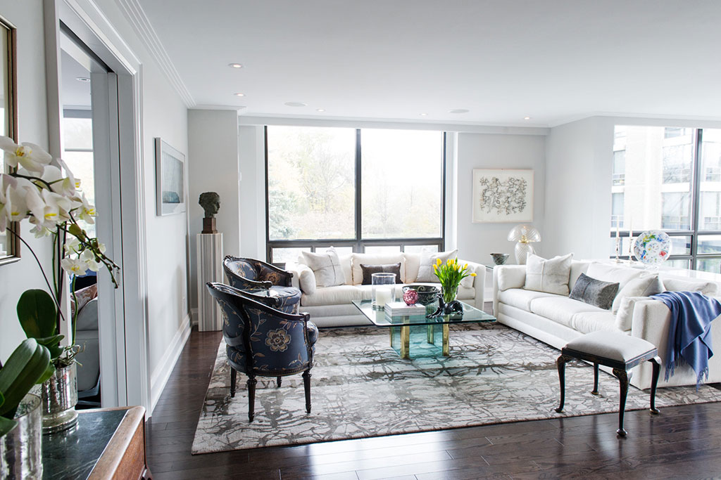 Slider Image 3 – Bright Living Room